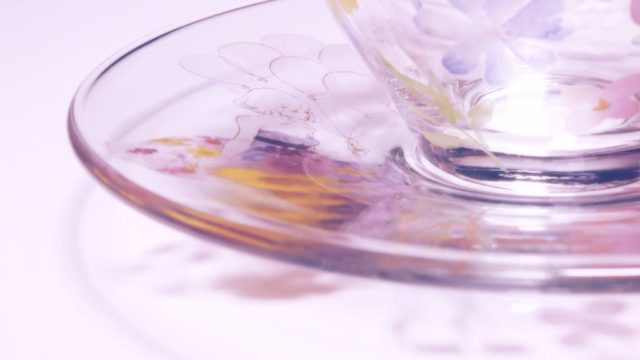 ガラスのティーカップ